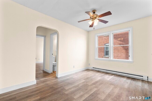 Building Photo - 313 High St