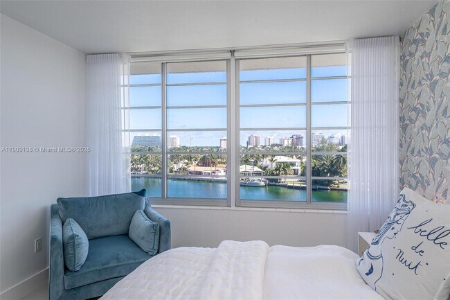 Building Photo - 9101 E Bay Harbor Dr