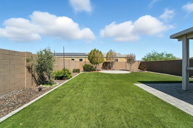 Building Photo - Stunning new build in Glendale, AZ!
