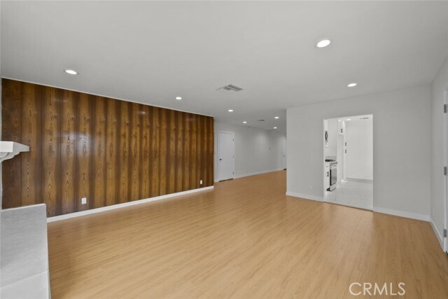 Building Photo - 15210 Cohasset St