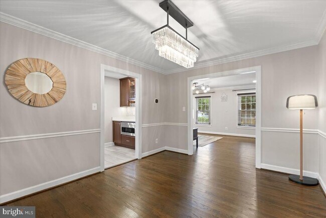 Building Photo - 9472 Lapstrake Ln