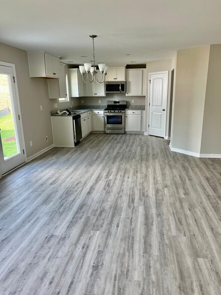 Building Photo - Room in Single Family Home on Slippery Elm Dr