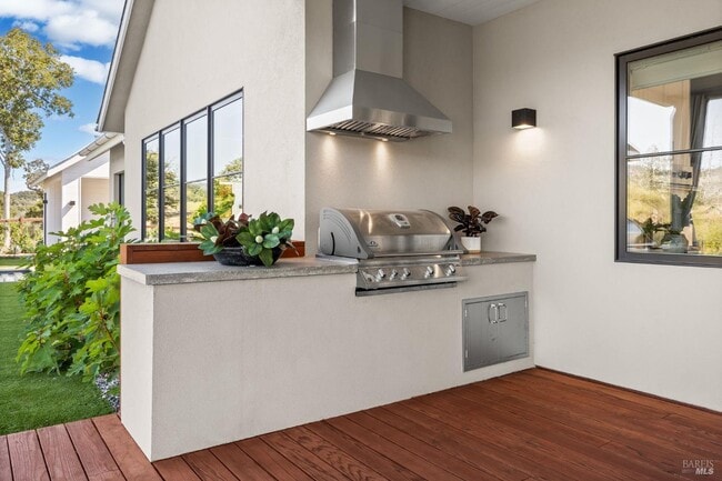 Building Photo - 987 Mark West Springs Rd