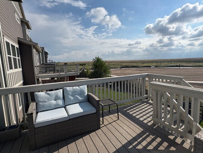 Building Photo - 9541 Pagosa St