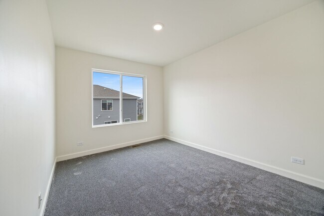 Building Photo - 2463 Bella Dr