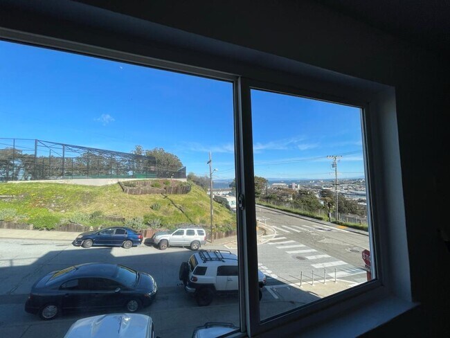 Building Photo - 1800 23rd St