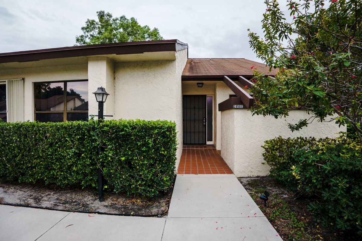 Building Photo - 3950 Silver Maple Dr