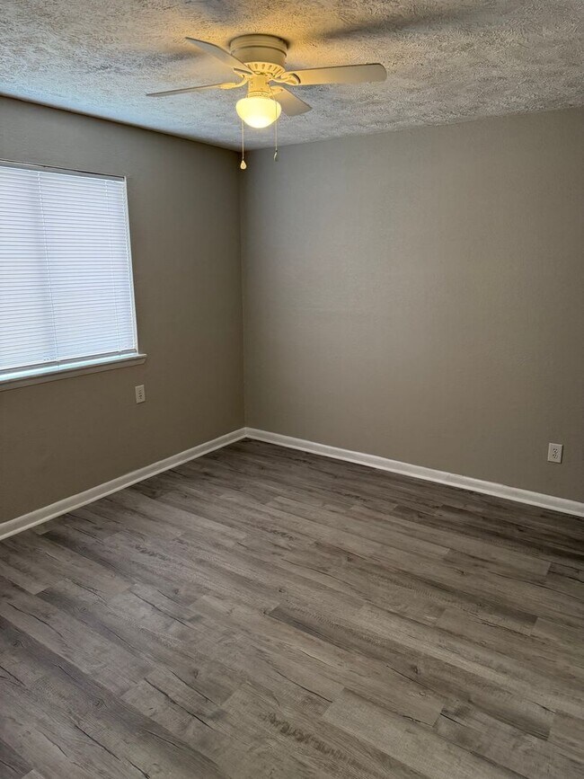 Building Photo - COASTAL VILLA APARTMENTS