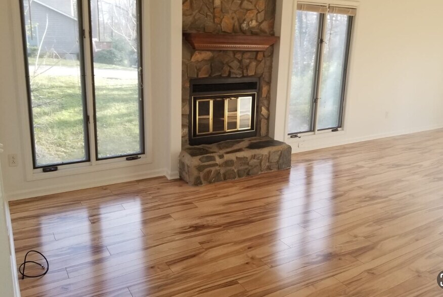 Building Photo - 3239 Sunnymede Ln
