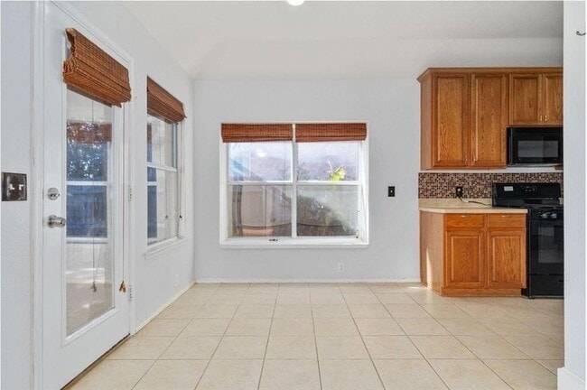 Building Photo - 4624 Matthew Dr