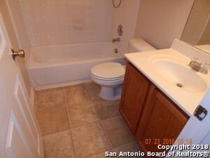 Building Photo - Nice 3 bedroom 2 bath with Loft -Ready for...