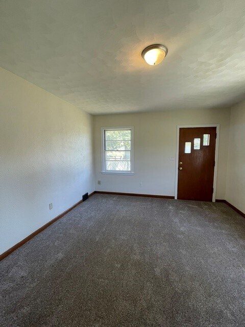 New carpet in living room - 2344 W 3rd St