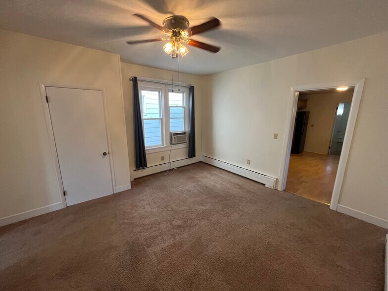 Building Photo - 420 Porter St