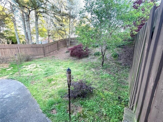 Building Photo - 4148 Fawn Ct NE