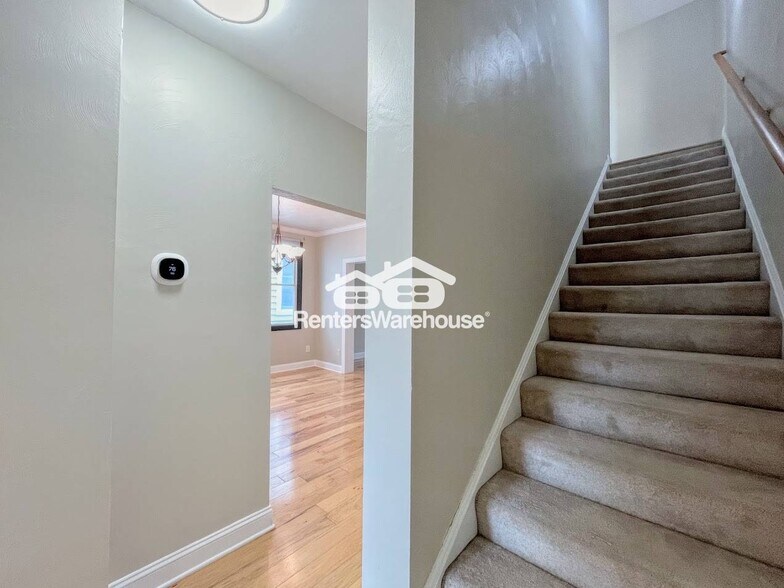 Building Photo - 9526 14th Bay St