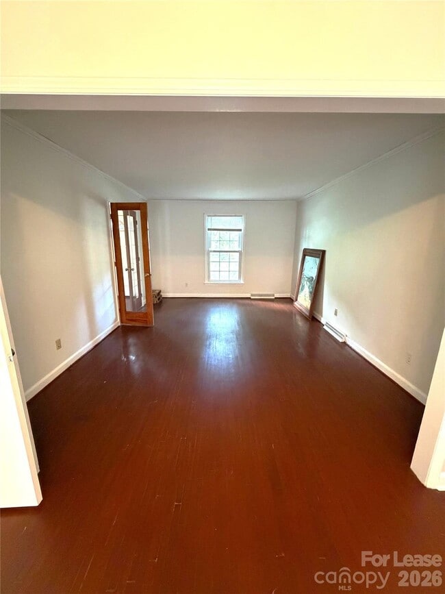 Building Photo - 5016 Vescova Ct