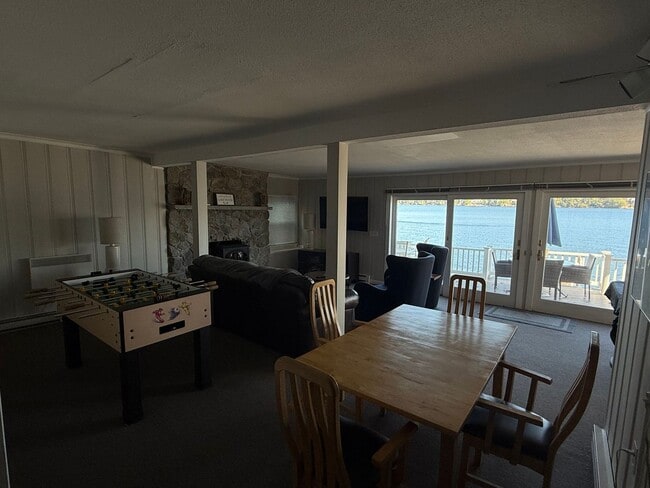 Building Photo - Gorgeous Lake View Winter Rental!