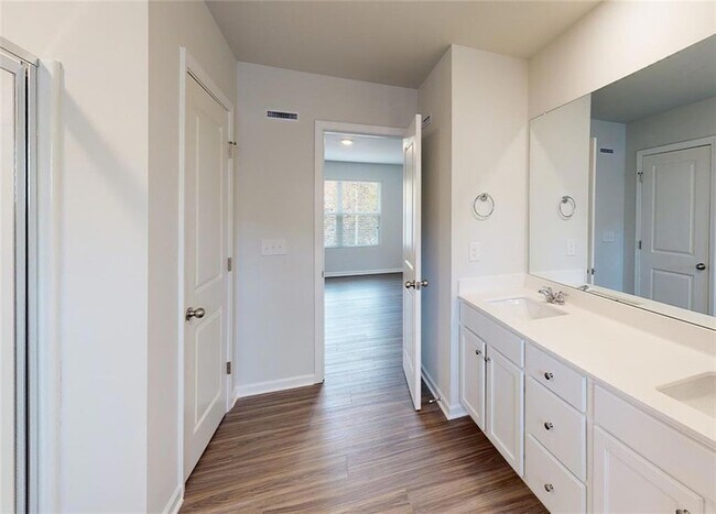 Building Photo - 9 Nolana Dr