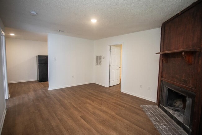 Building Photo - 109 Limoges St