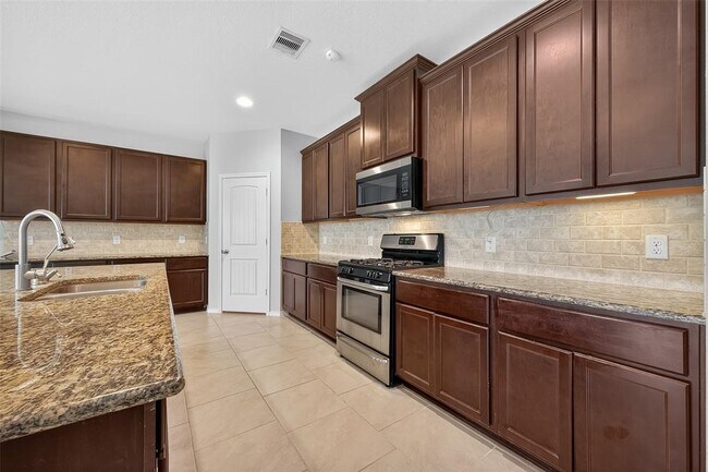 Building Photo - 154 Meadow Grove Dr