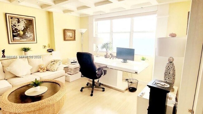 Building Photo - 1800 NE 114th St