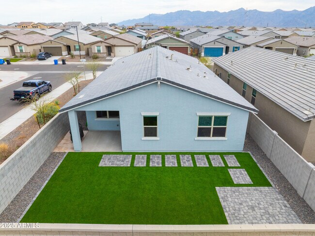 Building Photo - 6810 W Pedro Ln