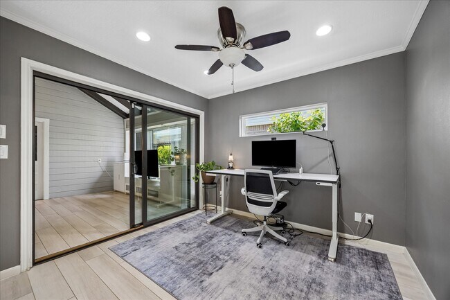 Building Photo - 11646 Manor Park Dr