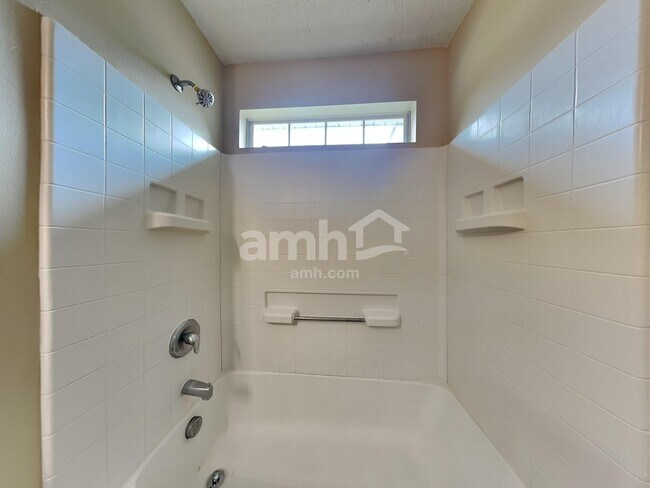 Building Photo - 113 Willow Lakes Ct