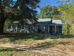 Building Photo - Remodeled Highland Duplex