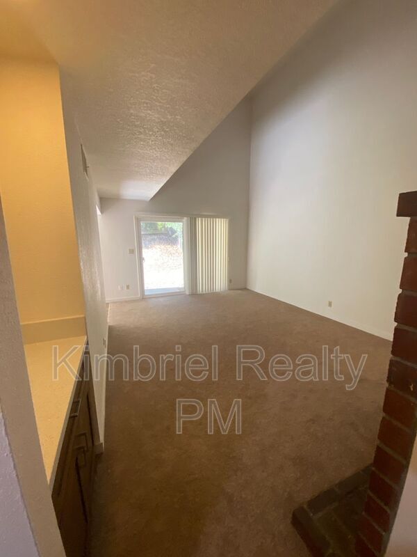 Building Photo - 2928 Stanford Ln