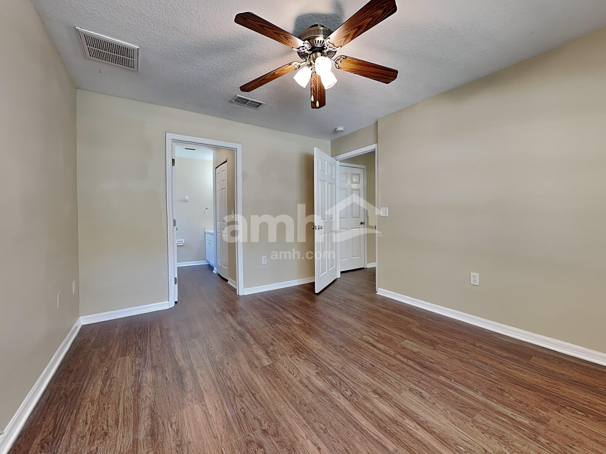 Building Photo - 10332 Summerview Cir