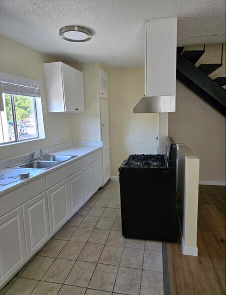 Building Photo - 7907 Brimfield Ave