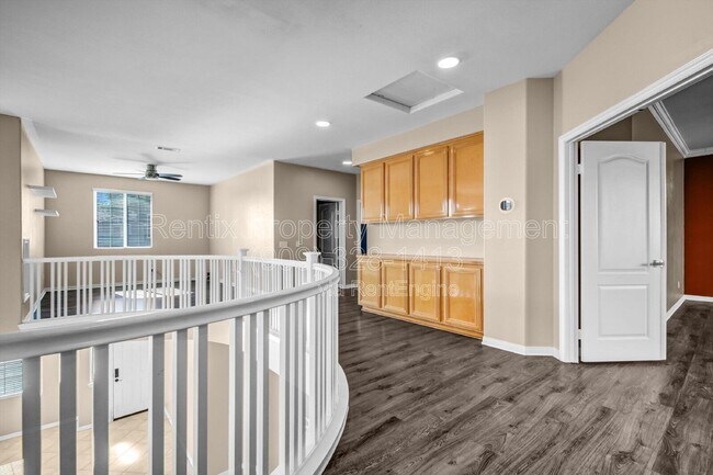 Building Photo - 28622 High Ridge Dr