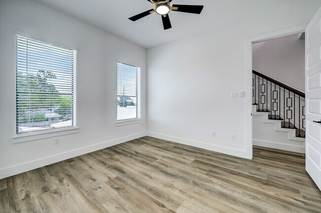 Building Photo - 1303 E 27th St