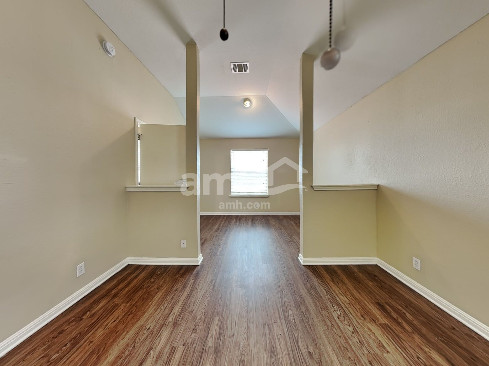 Building Photo - 136 Goddard