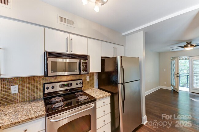 Building Photo - 227 N Dotger Ave