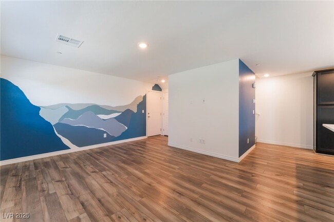 Building Photo - 6156 Foxes Dl St