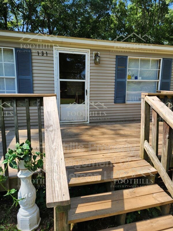 Building Photo - 131 Woodfern Cir