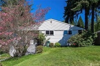 Building Photo - 3 Bedroom 1 bathroom home in Mukilteo