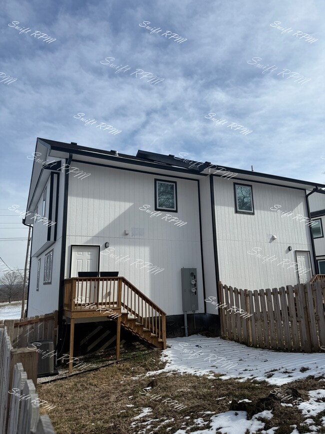 Building Photo - 707 N 2nd St