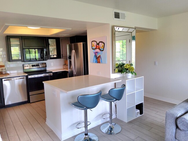 Building Photo - 7255 E Snyder Rd