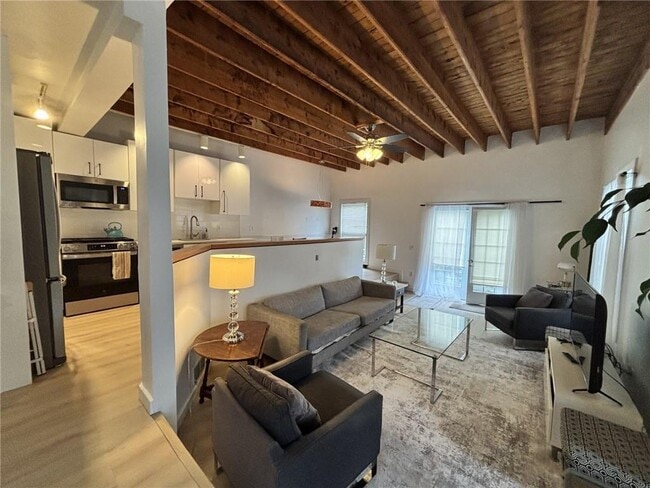Building Photo - 45 Ayrault St