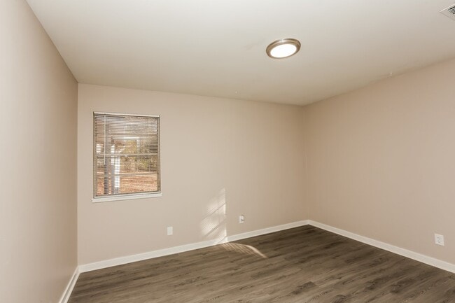 Building Photo - 4554 Kirkley Cir