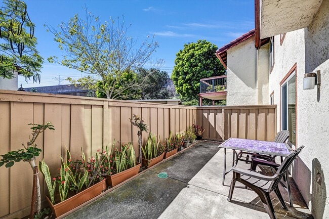 Building Photo - 4020 Porte La Paz