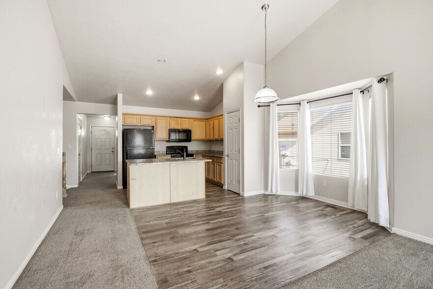 Building Photo - 7202 N Ute Dr