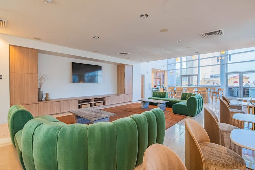 Building Photo - 44 W Monroe St