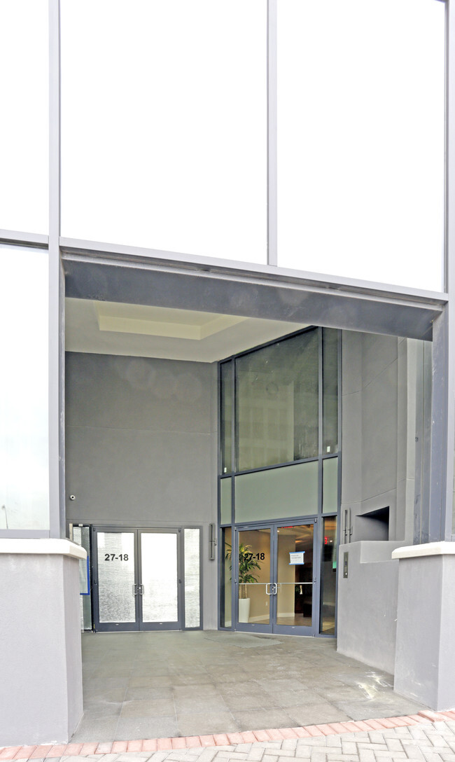 Building Photo - Hoyt Plaza Development