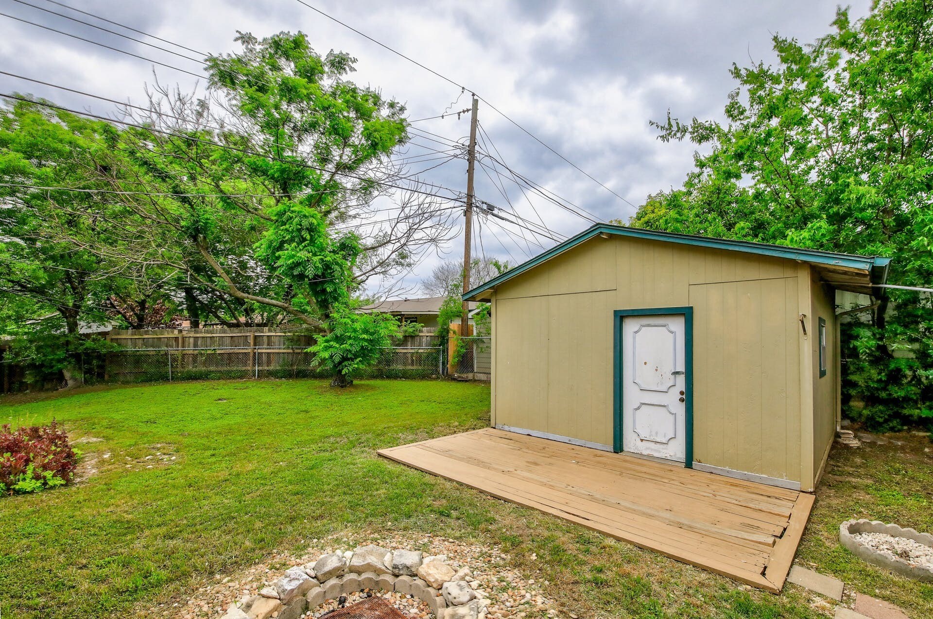 Building Photo - 1117 Colony N Dr