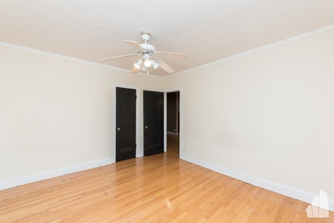 Building Photo - 4921 North Hermitage-1