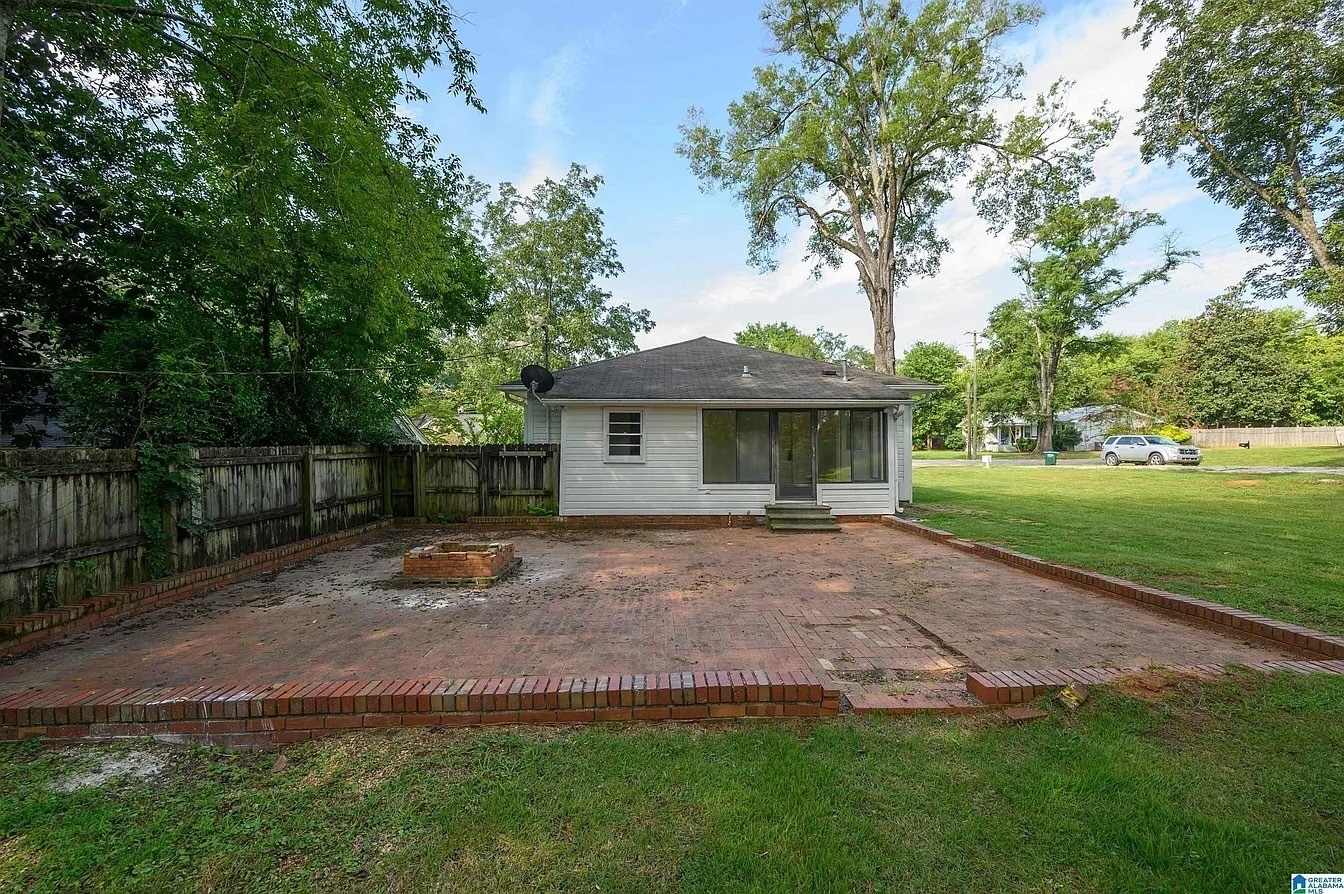 Building Photo - 260 Vine St